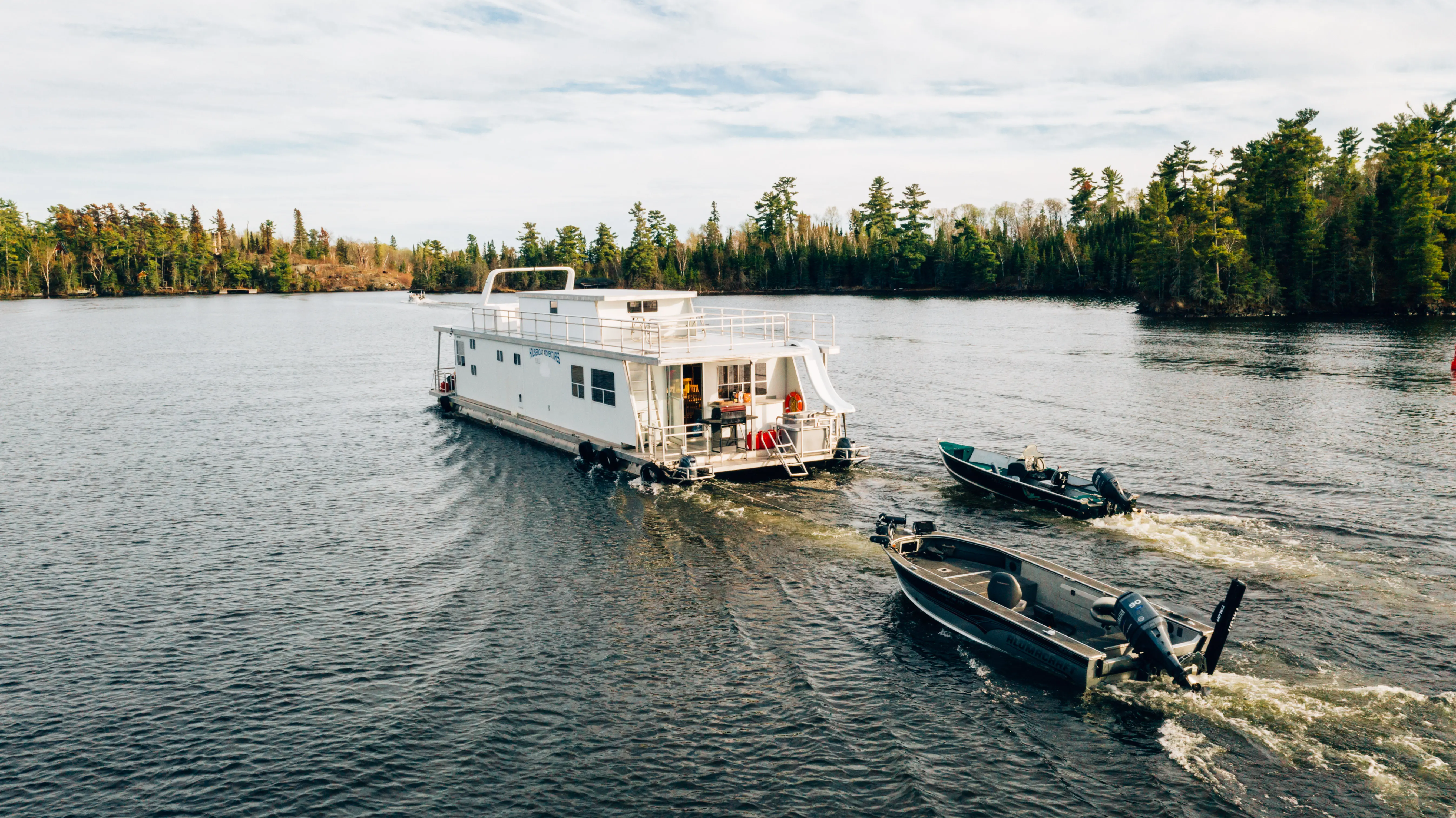 Location de bateau-maison 44' — Houseboat Adventures Inc. – Houseboat Adventures Inc.